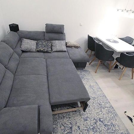 Theresa Tiana Apartment Wina Bagian luar foto